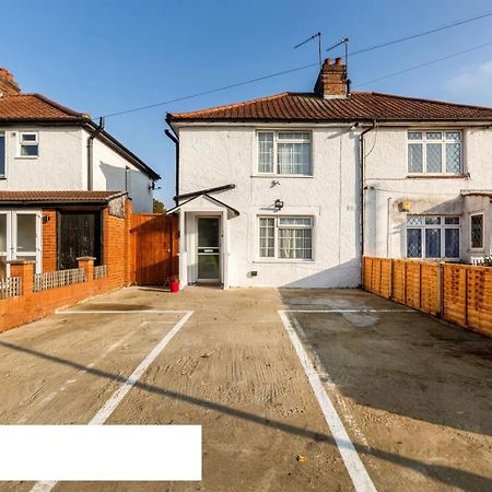 Cosy Private Flat In London, Free Parking On Premise Apartamento Carshalton Exterior foto